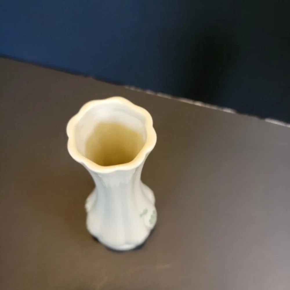 Watervale Ireland Shamrock Parian China Hand Painted Stem Vase